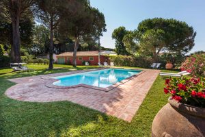 tenuta la valle - ville vacanze in toscana - piscina e giardino di villa gambino