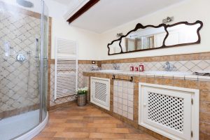 tenuta la valle - ville vacanze in toscana - interno bagno privato camera matrimoniale