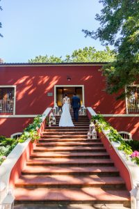 tenuta la valle - location per matrimoni in toscana - scalinata d'ingresso alla sala ricevimento