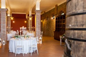 tenuta la valle - location per matrimoni in toscana - tavoli nuziali nella cantina